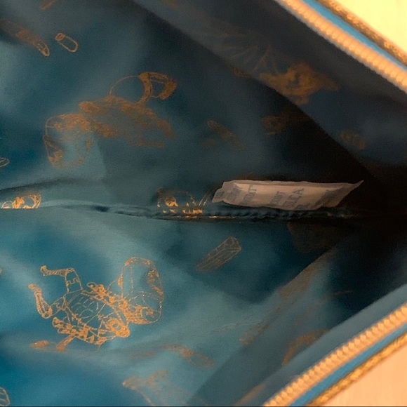 Shu Uemura x One piece pouch cosmetic bag - Picture 3 of 5